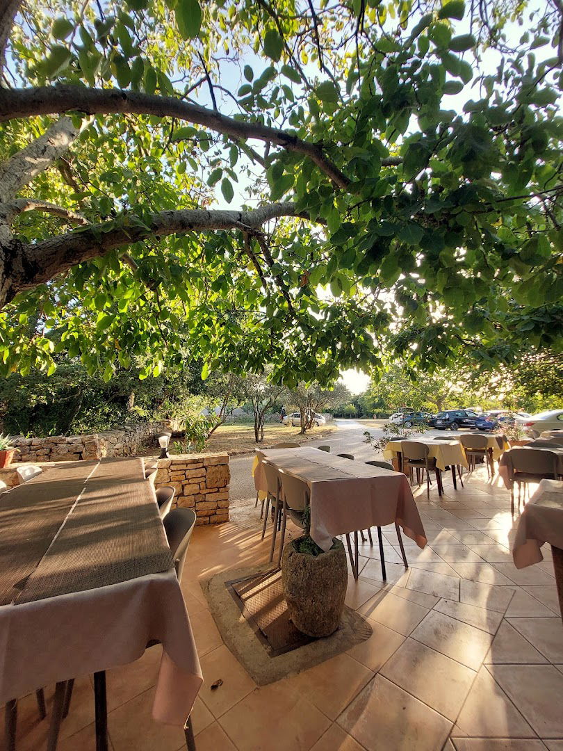 Konoba Klarići - (domaća kuhinja / proslava vjenčanja i svečanosti)