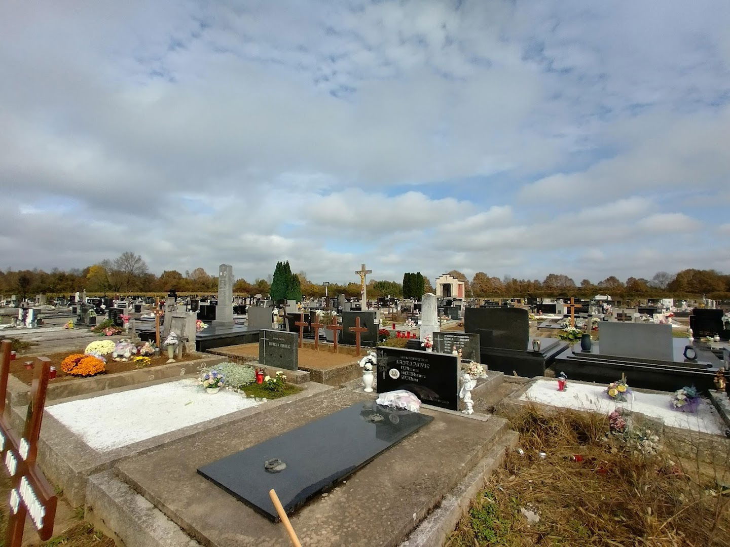 Sunja cemetery