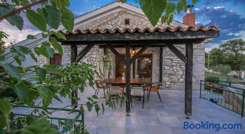 Apartments Villa Kras Krk