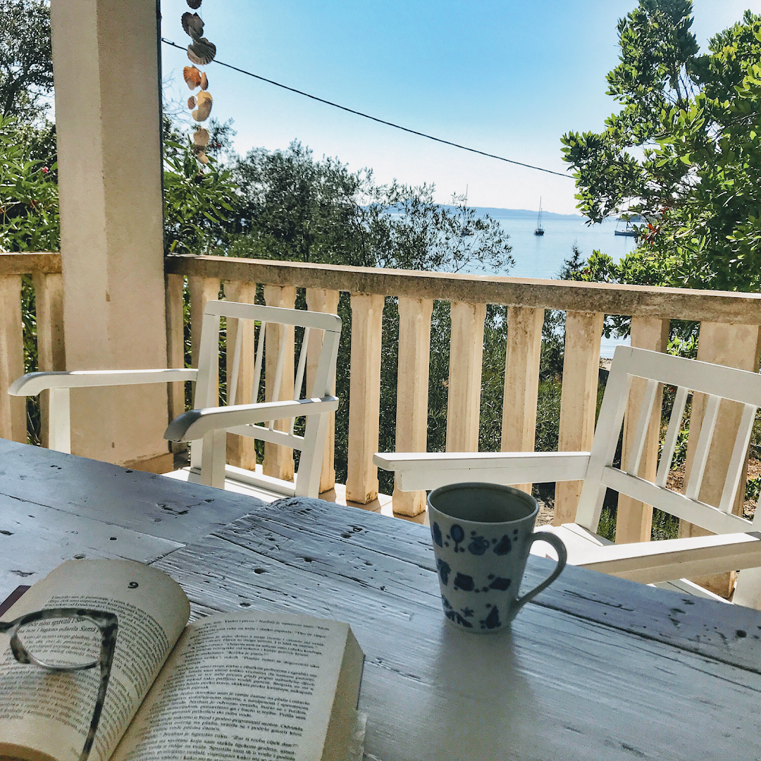 Charming cottage by the beach