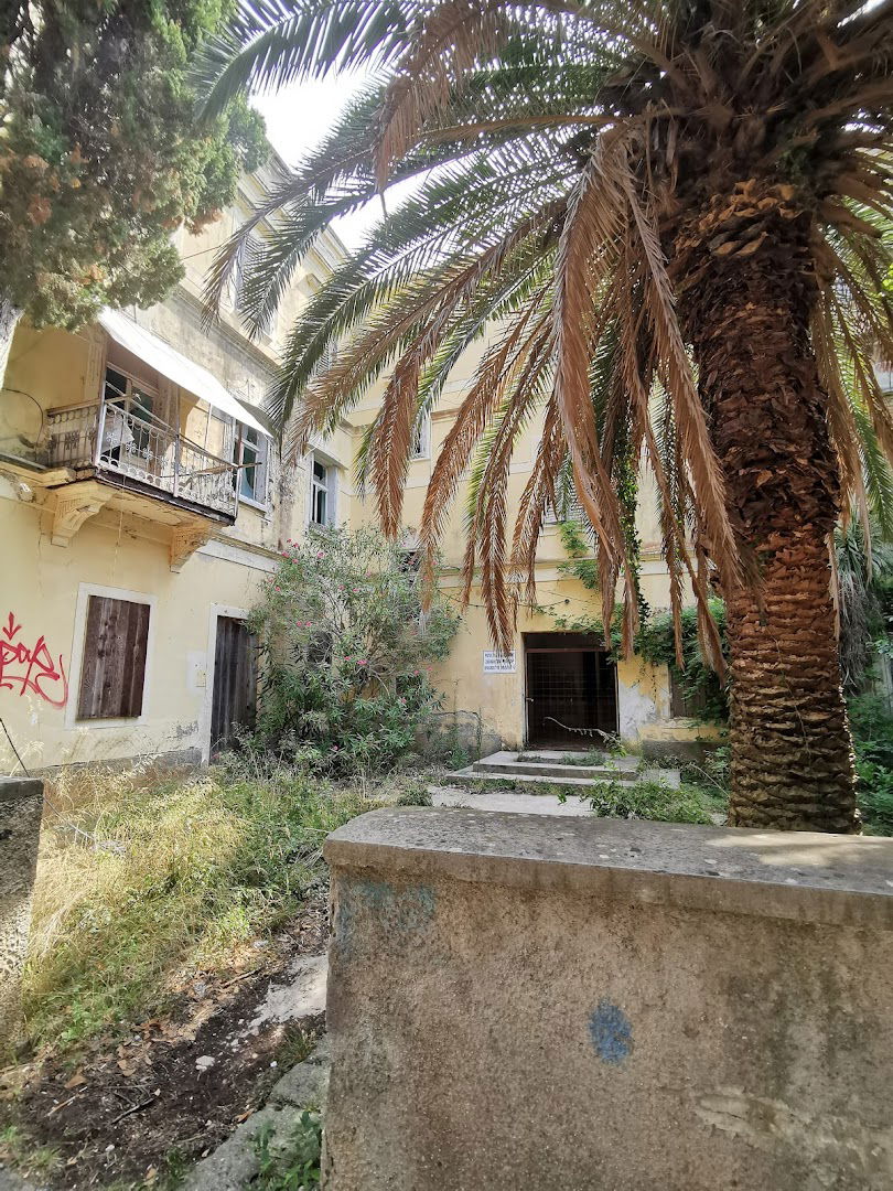 Ruševina hotela Čikat