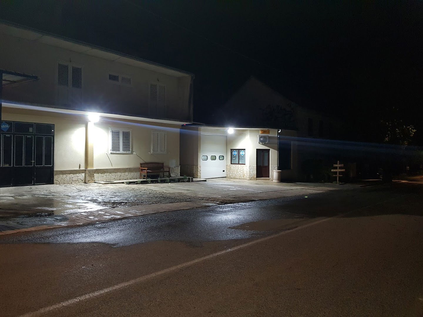 AUTO KRUNA,SERVIS,VUČNA SLUŽBA,VULKANIZER