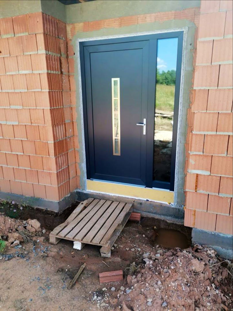 Contra project d.o.o PVC Prozori vrata komarnici garažna vrata