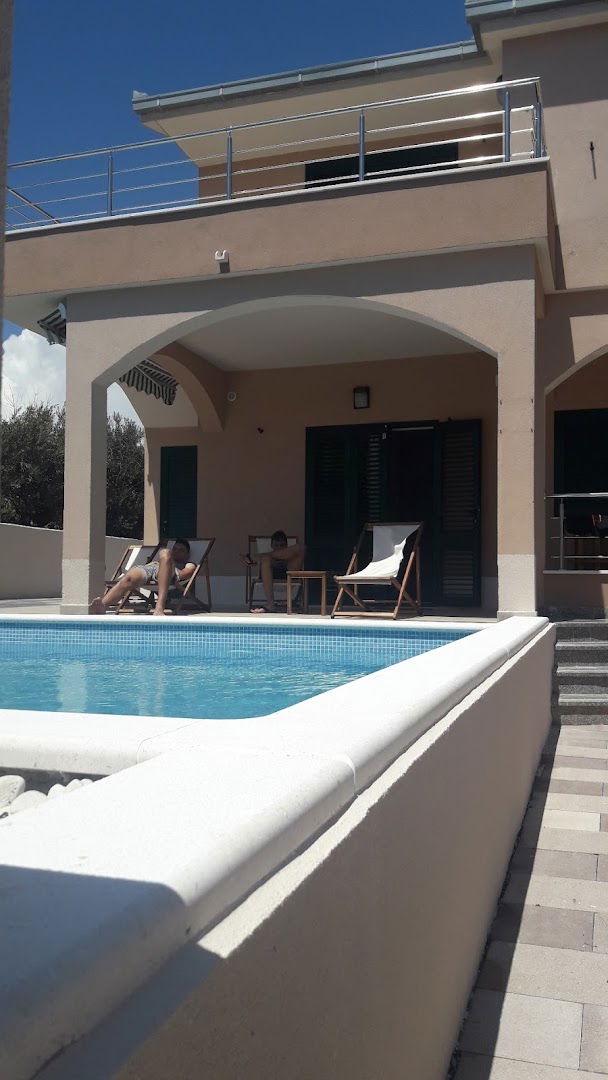 Sea Flower Beachfront Villa - Sevid