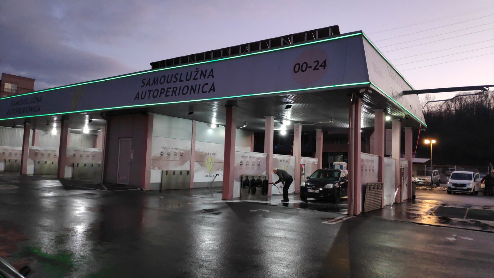 Samouslužna autoperionica "Majdan"