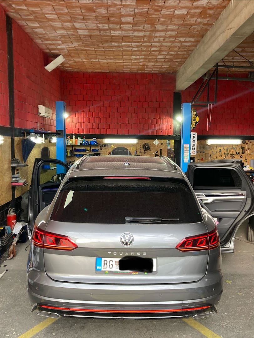 Auto Service Studio M