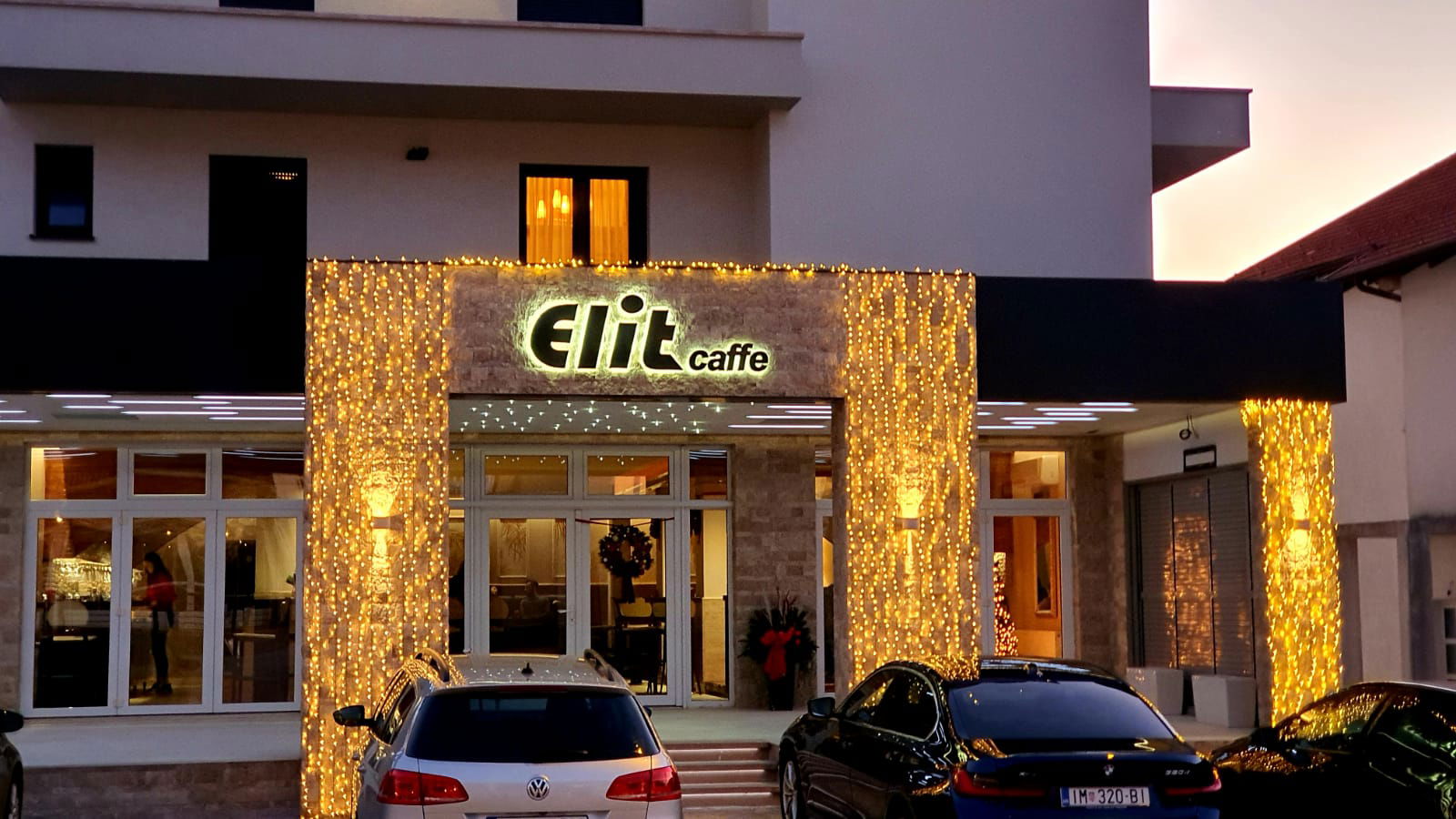 • Elit - caffe •