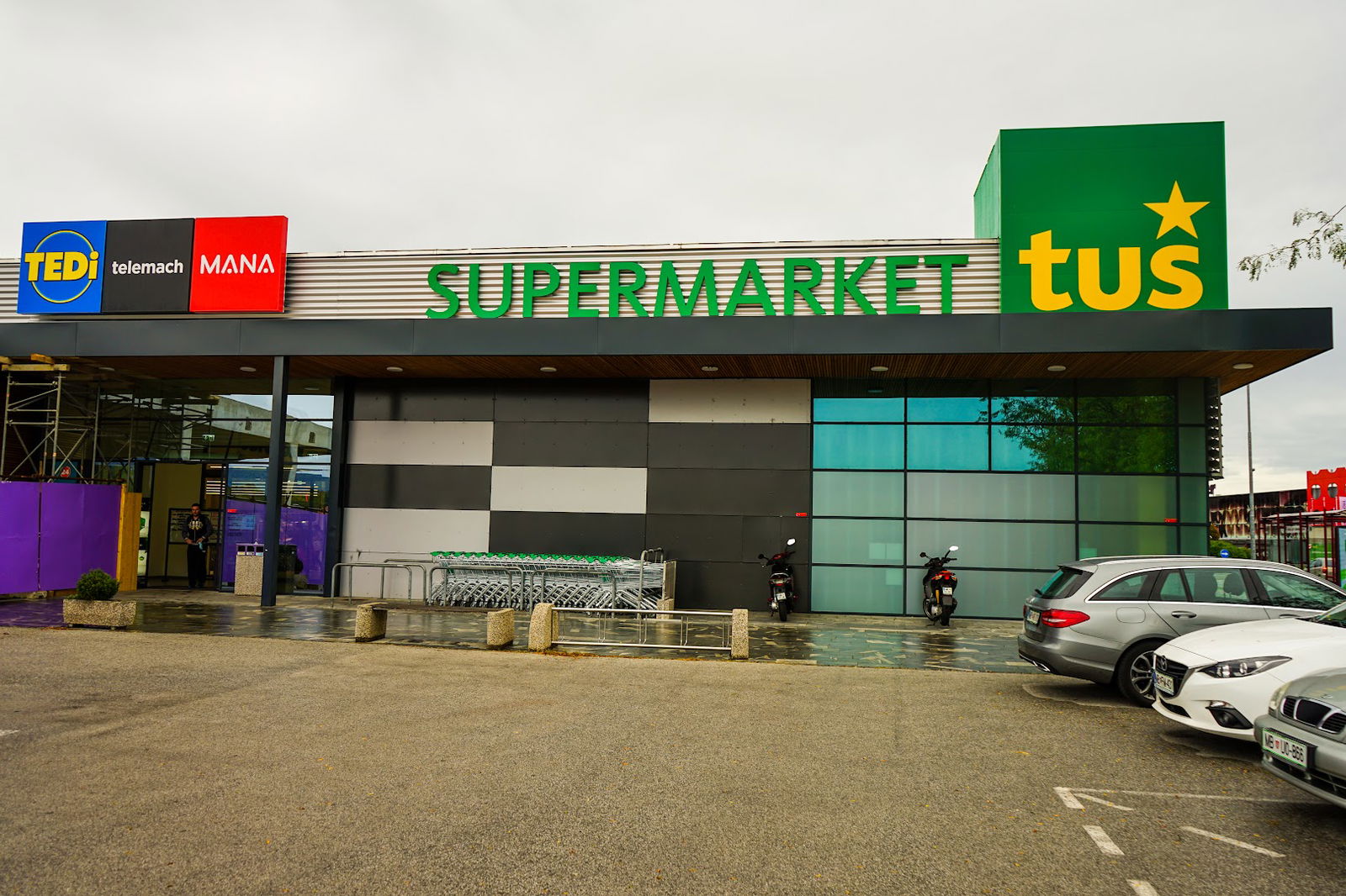 Tuš supermarket Pobrežje