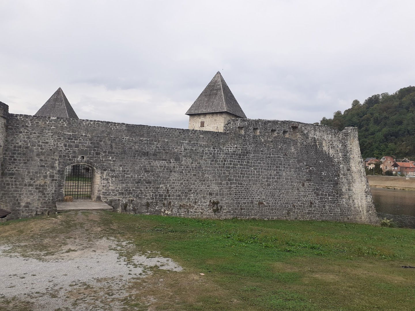 Border checkpoint Hrvatska Kostajnica
