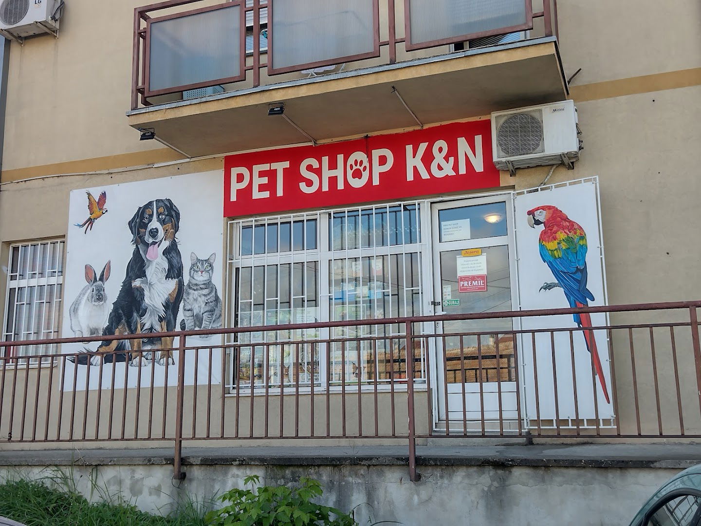Pet shop K&N