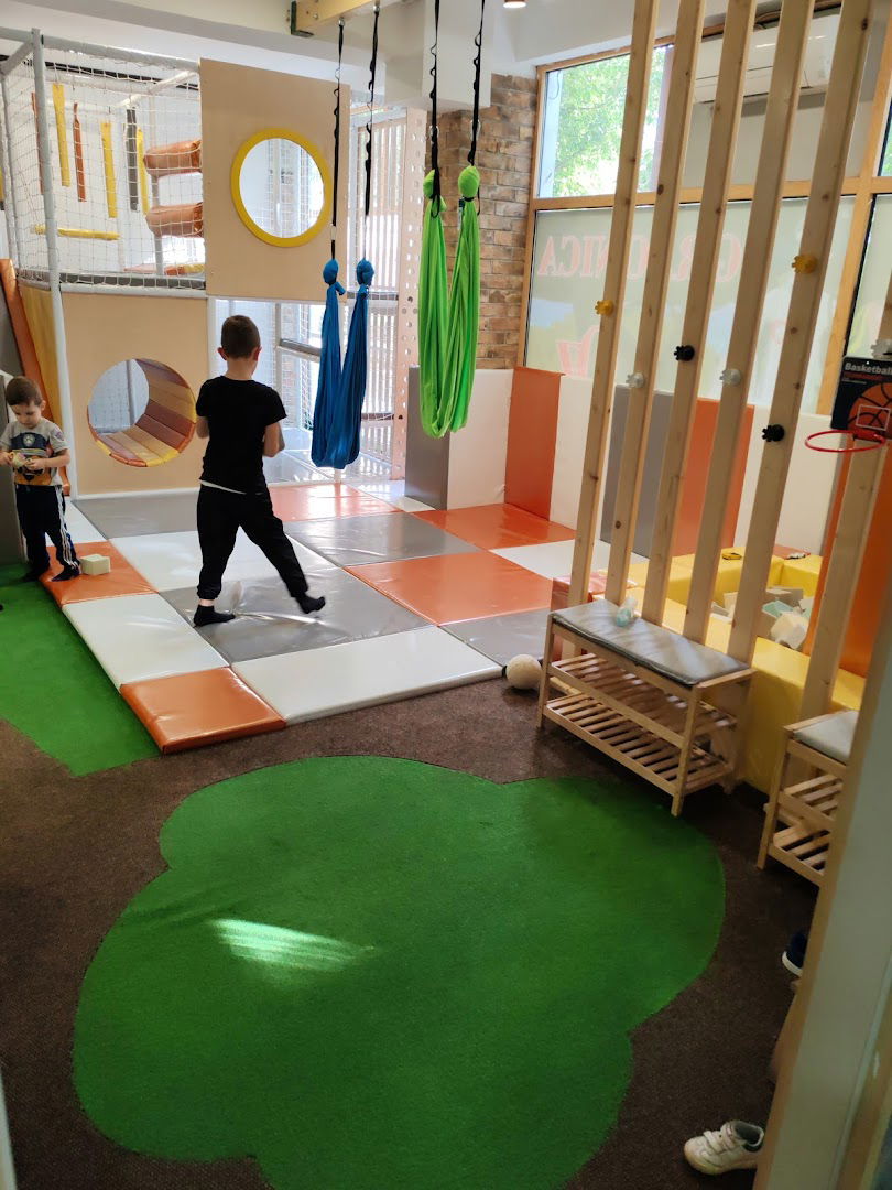 Caffe i Igraonica OZ