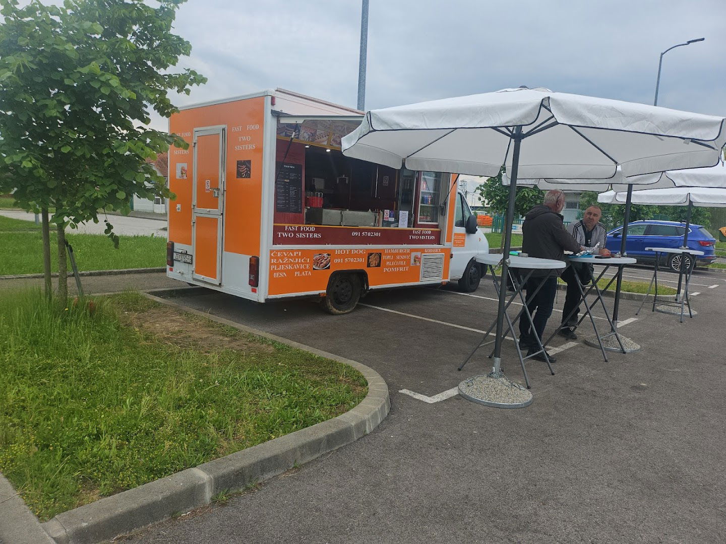 Fast food Two sisters