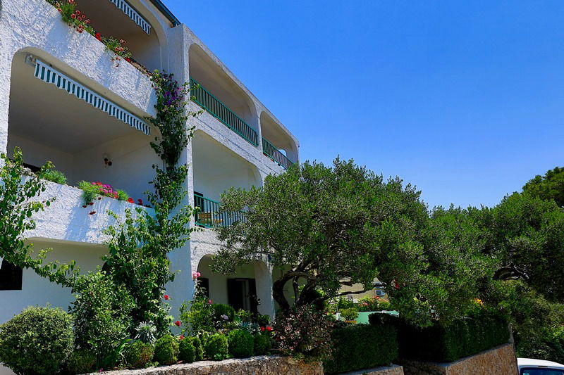 Apartments Ribičić Brela