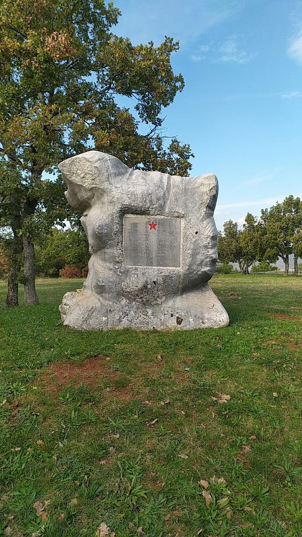 Spomenik Viktoru Labincu