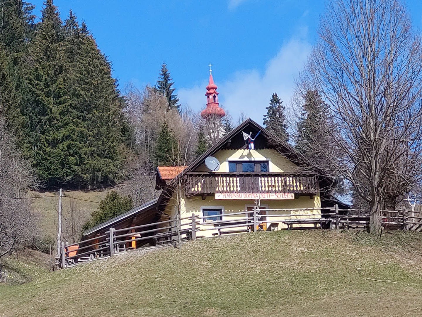 Mountain Hut Čreta