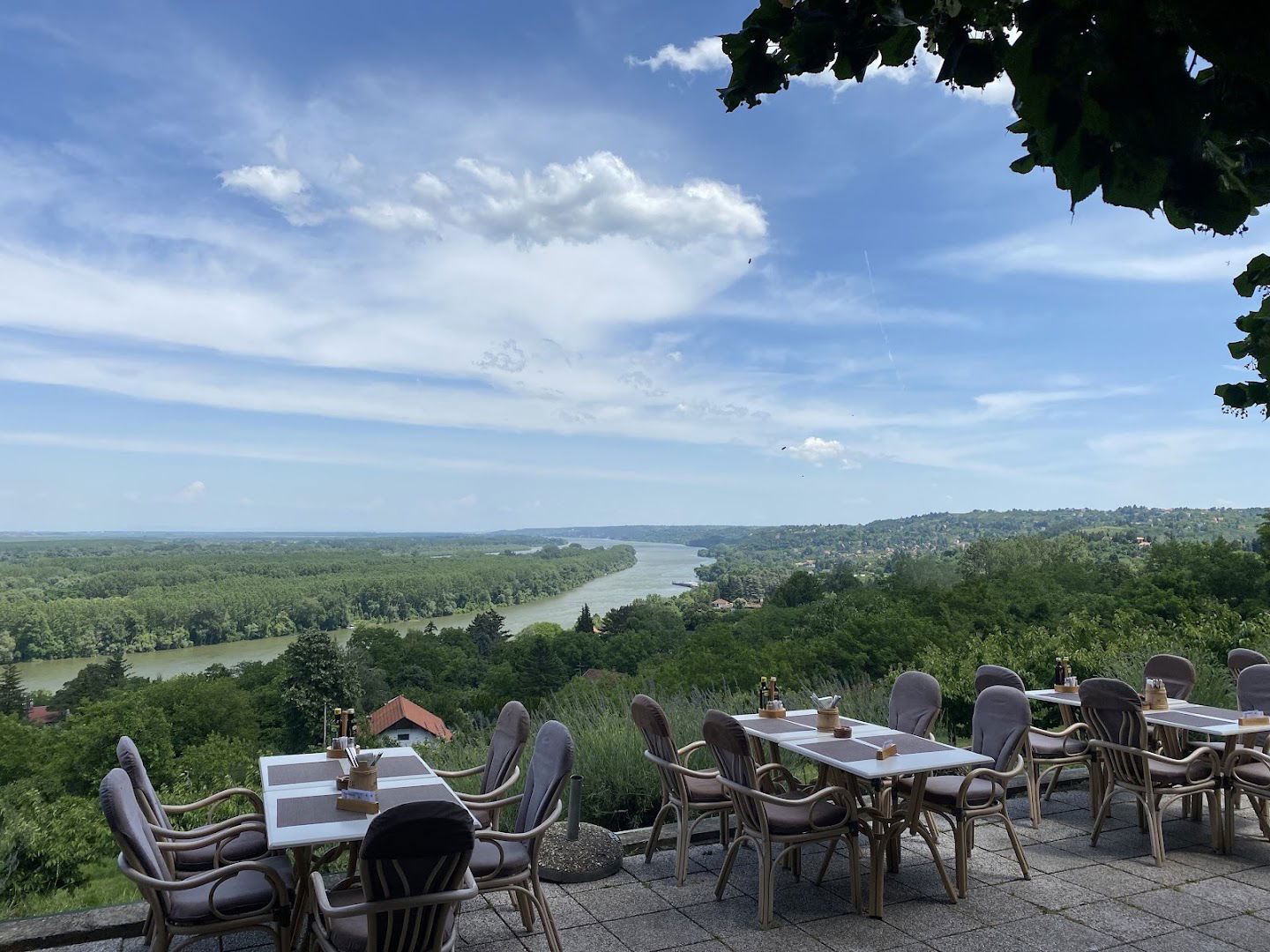 Vinogradi Restaurant Grocka