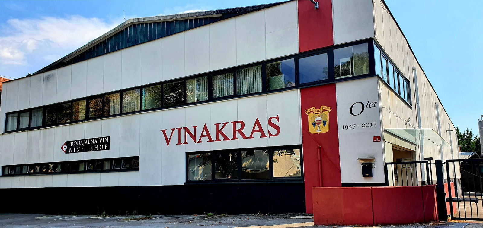 Vinakras - Prodajalna vin Sežana - Wine shop