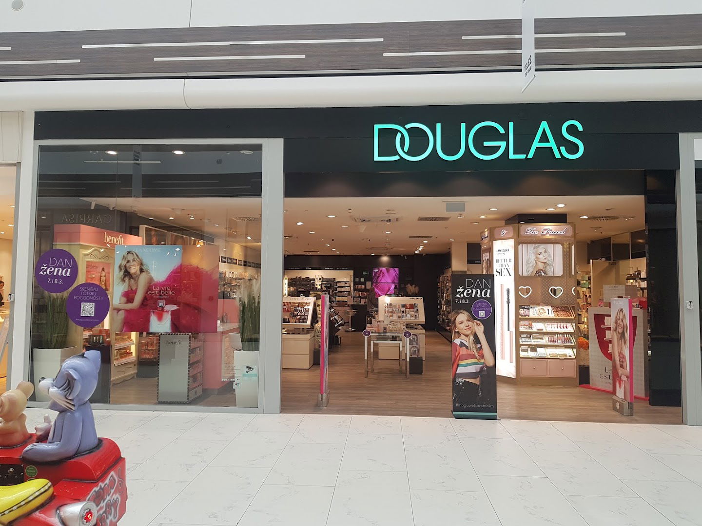 Douglas parfumerija City Centar One West