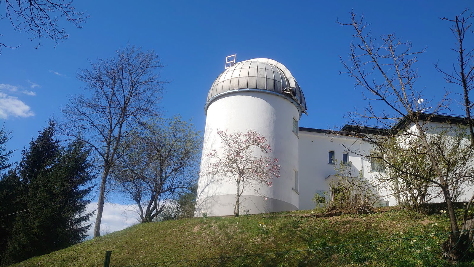 Astronomsko-geofizikalni observatorij Golovec