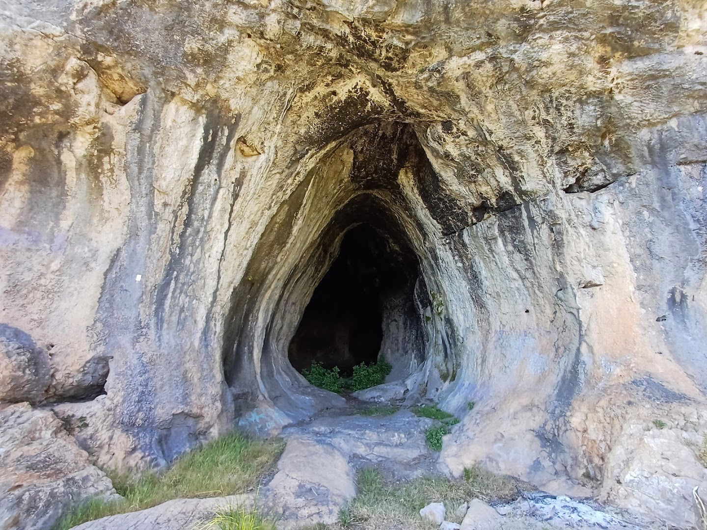Buta cave
