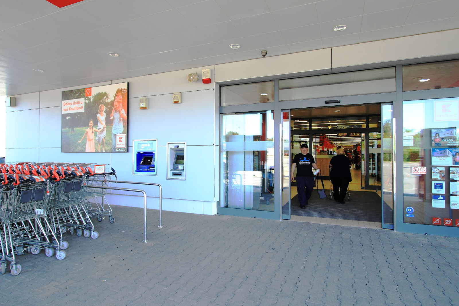 Zagrebačka banka bankomat