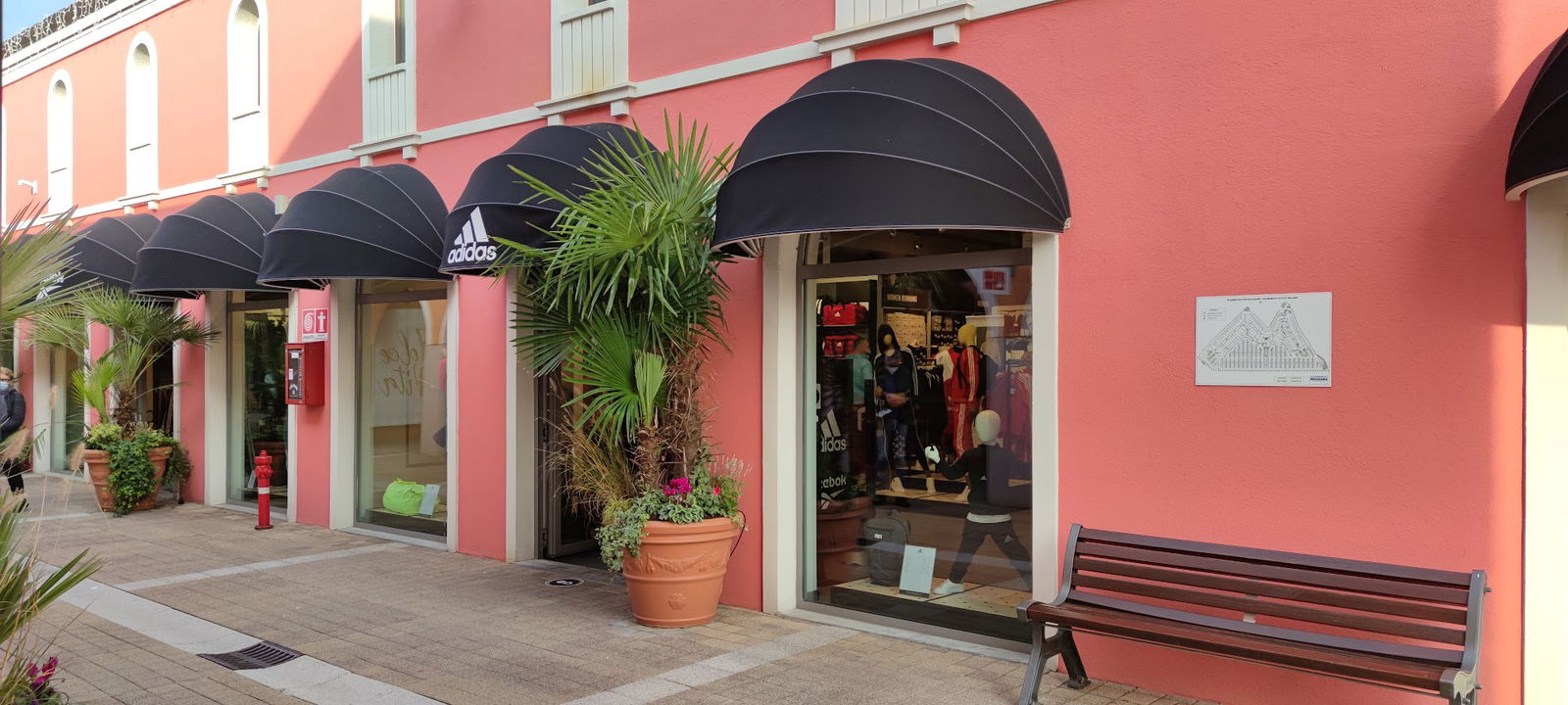 Adidas - Reebok Outlet Store