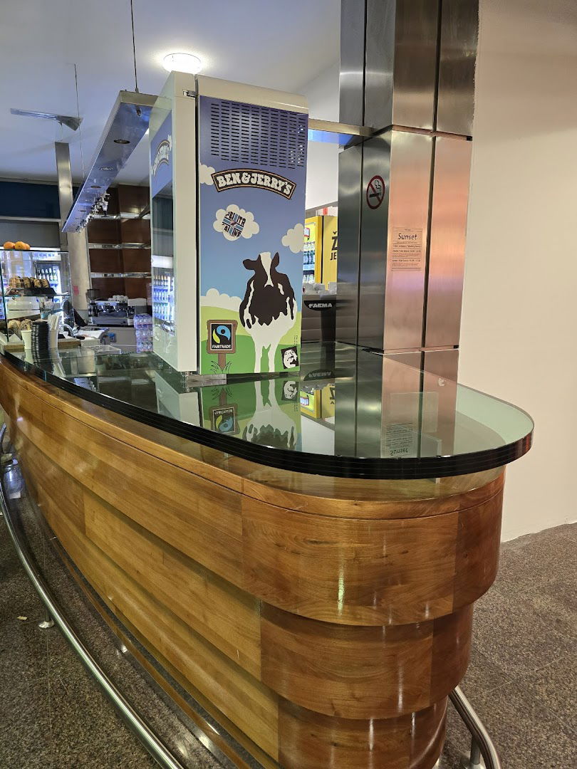 Self Service Caffe Bar