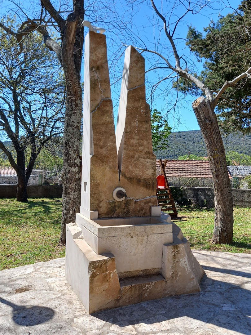 Spomen-ploča svećeniku Anti Biskupoviću, žrtvi komunističkog terora