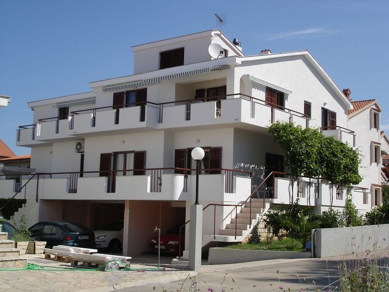 Villa Dora apartments