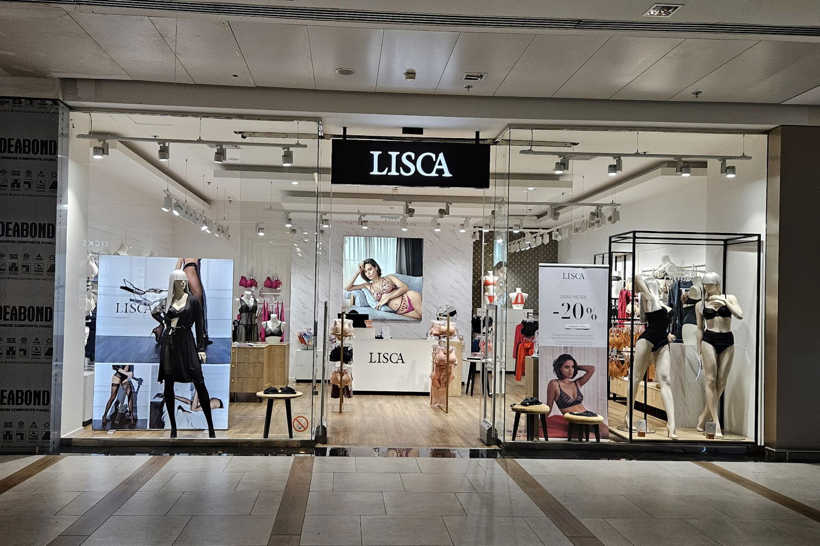 Lisca, Ušće Shopping Center