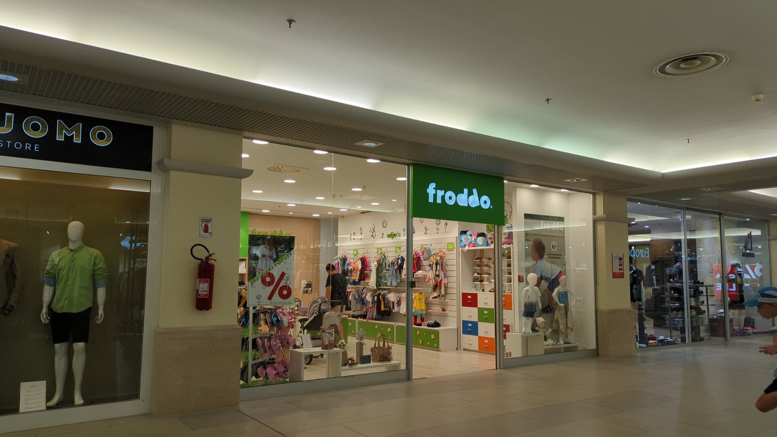 Froddo shop Tower Center