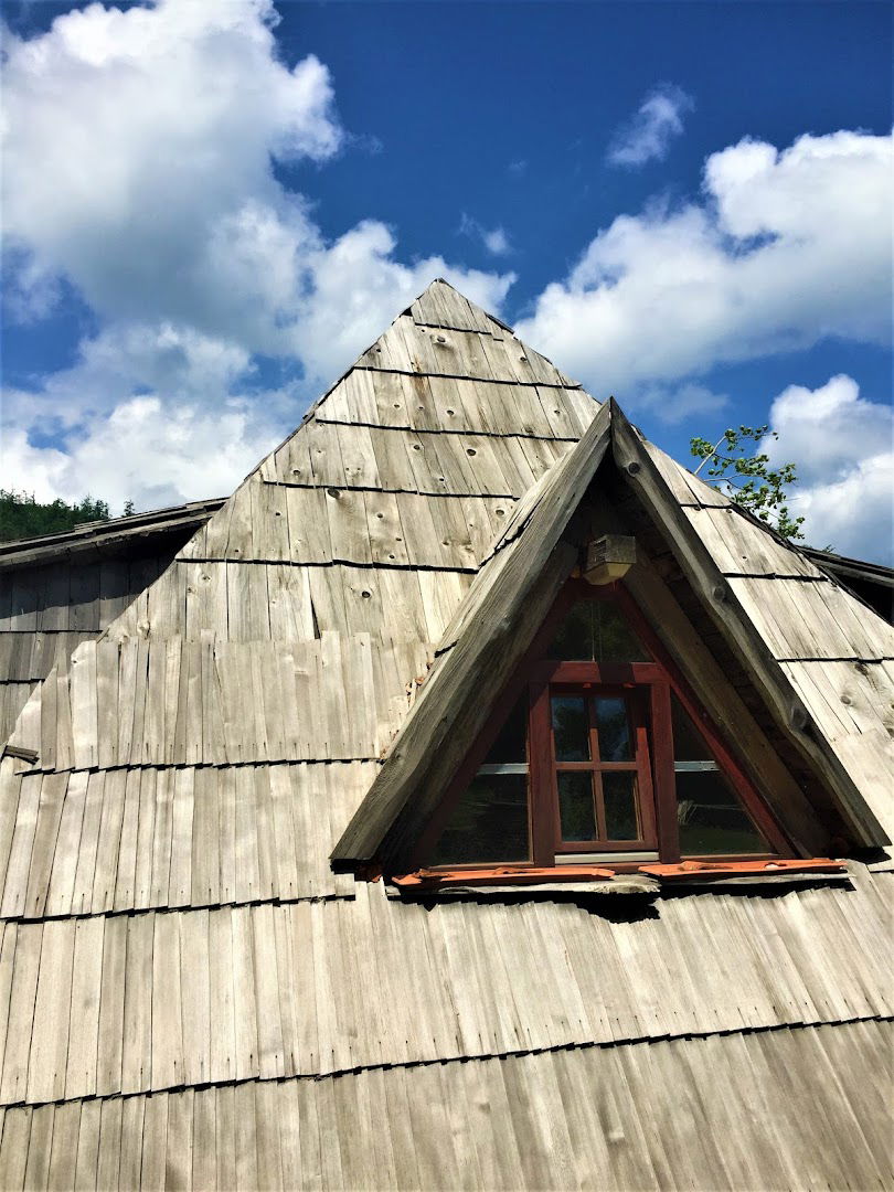 Old Mom's Lodge (Konak Stare Mame)