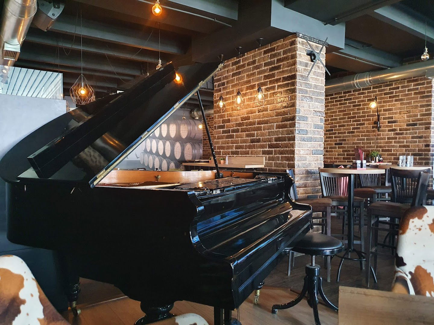 Royal Caffé & Lounge Bar