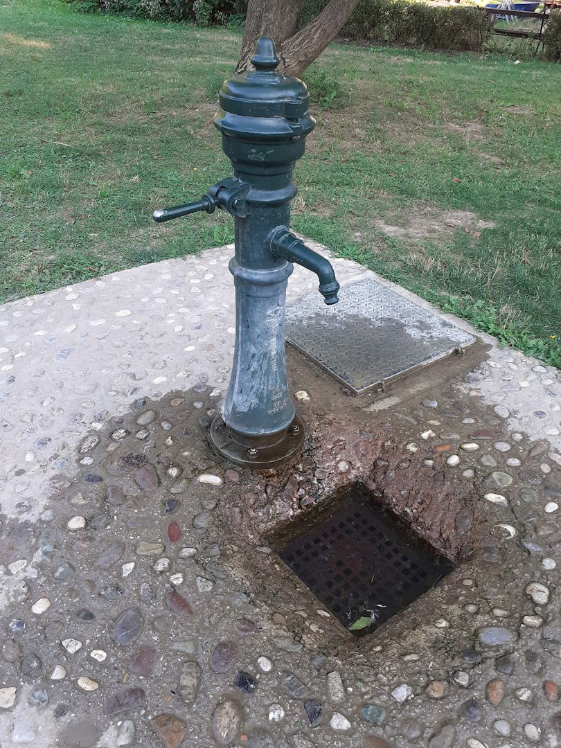 Francek - pitka voda / water fountain