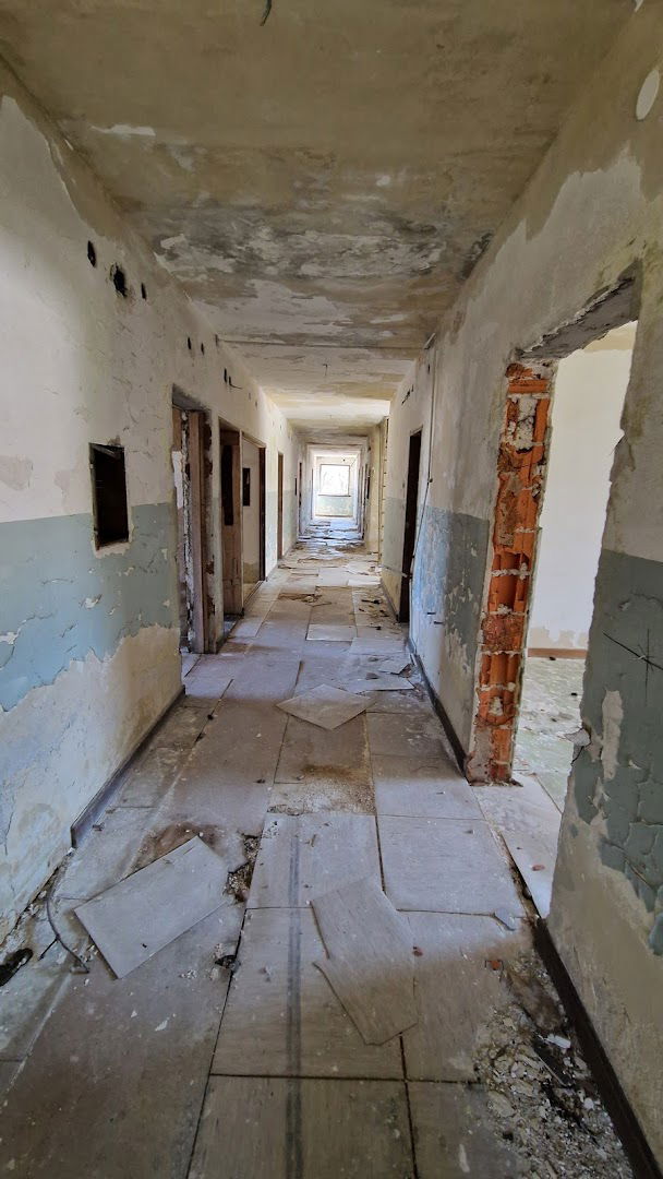 Napušteni vojni objekt