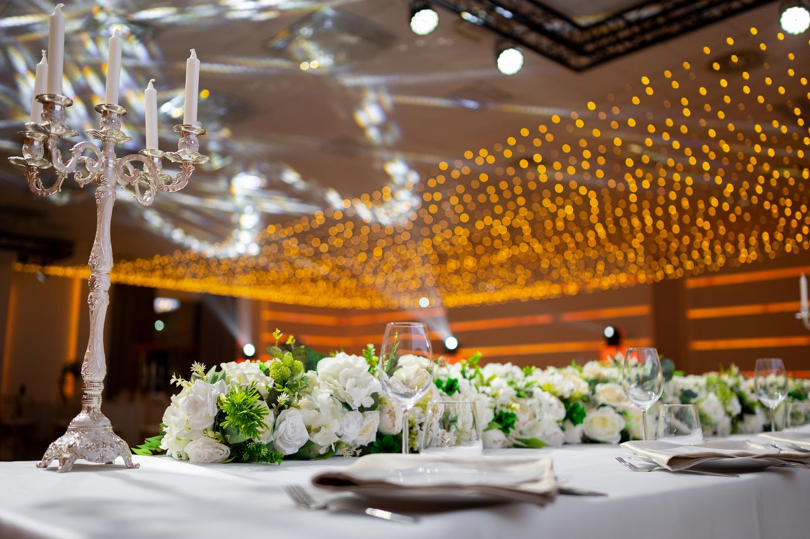 Свечана сала ,,Симона"