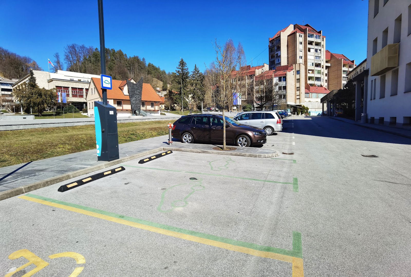 Electric Vehicle Charging Station