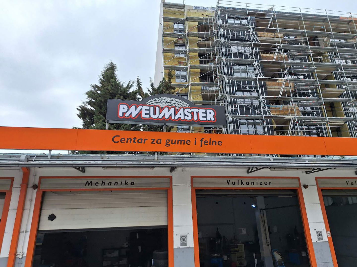 Pneumaster Ustanička