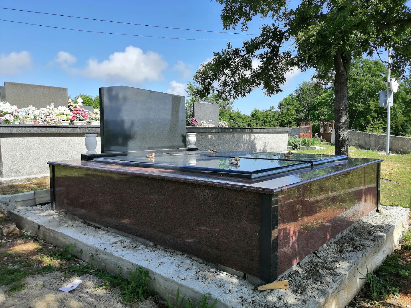 Illyrian thombstones, Lokve-Gradina, Satorova gomila