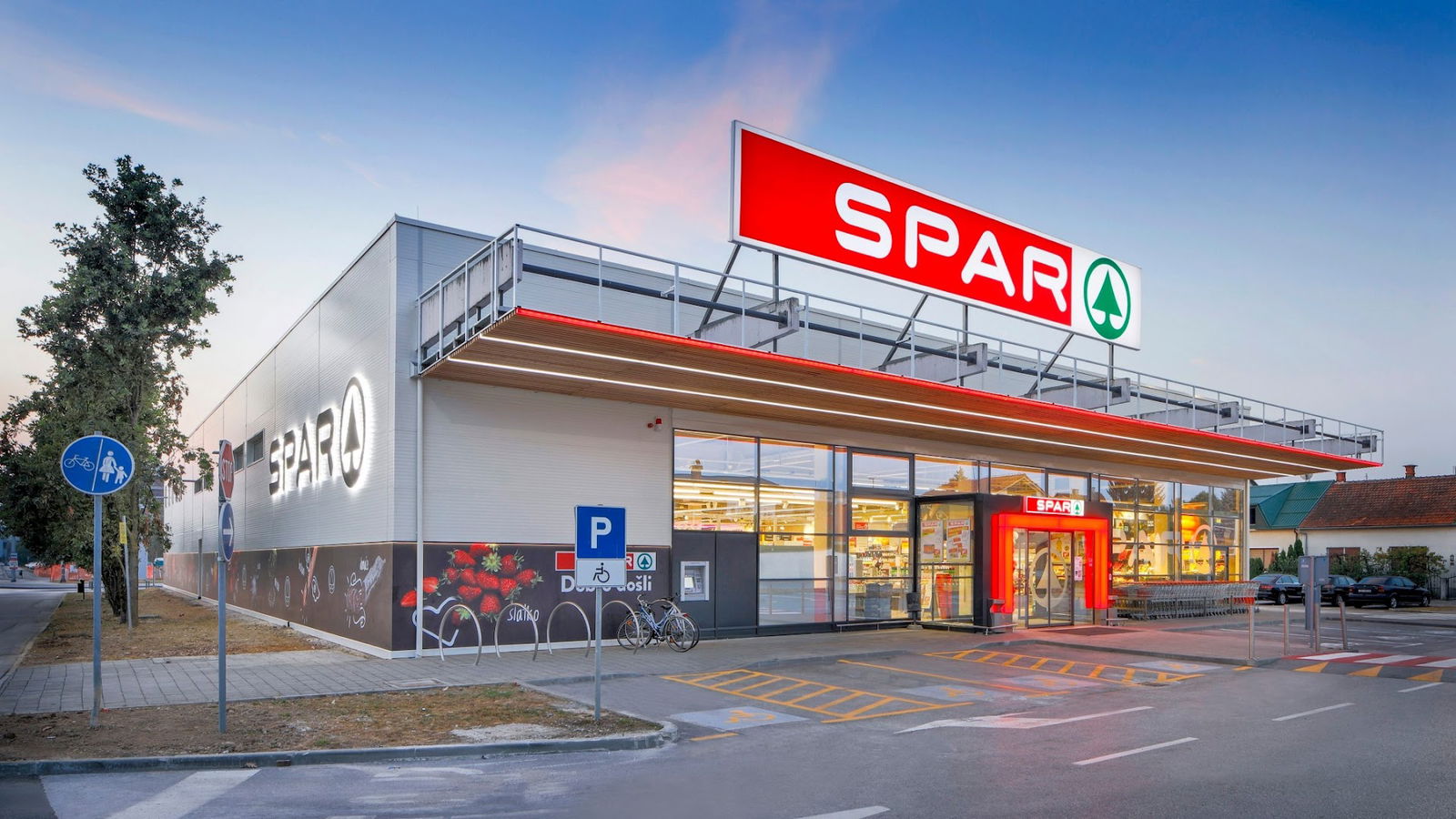 SPAR supermarket Karlovac