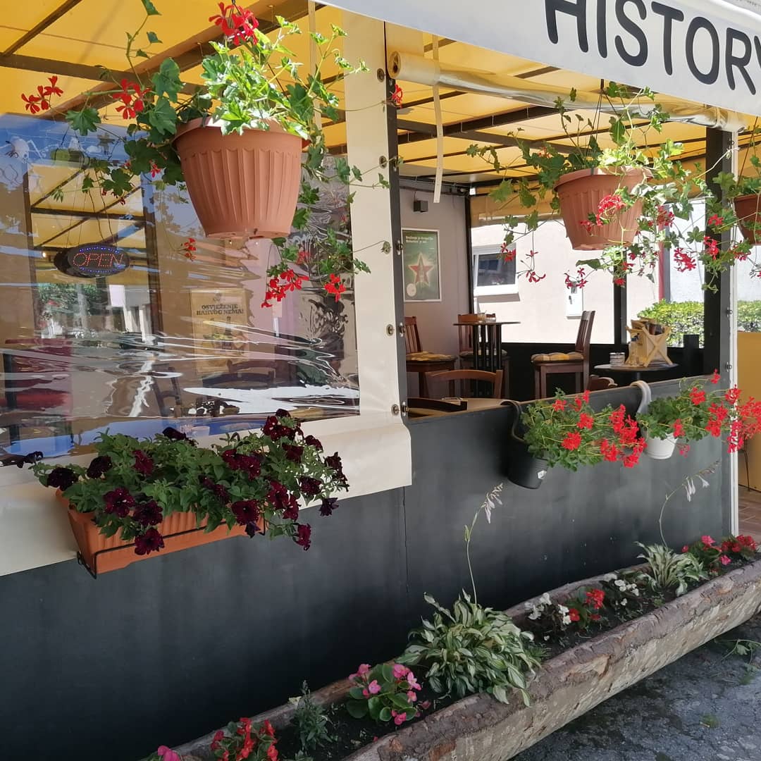 Caffe Bar " History " Klana