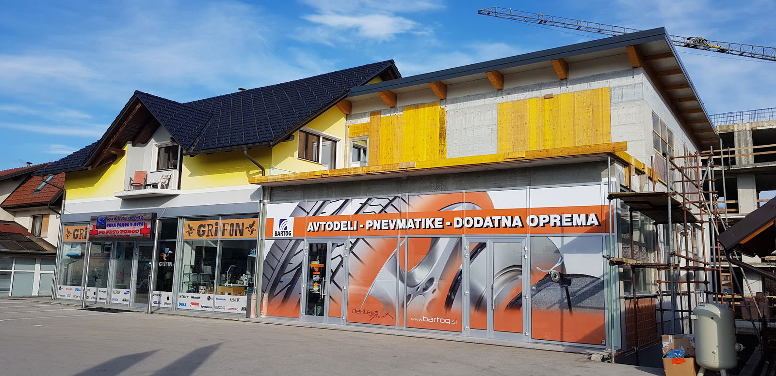 Dekleva šport, trgovina na drobno z rezervnimi deli in opremo za motorna vozila, d.o.o.