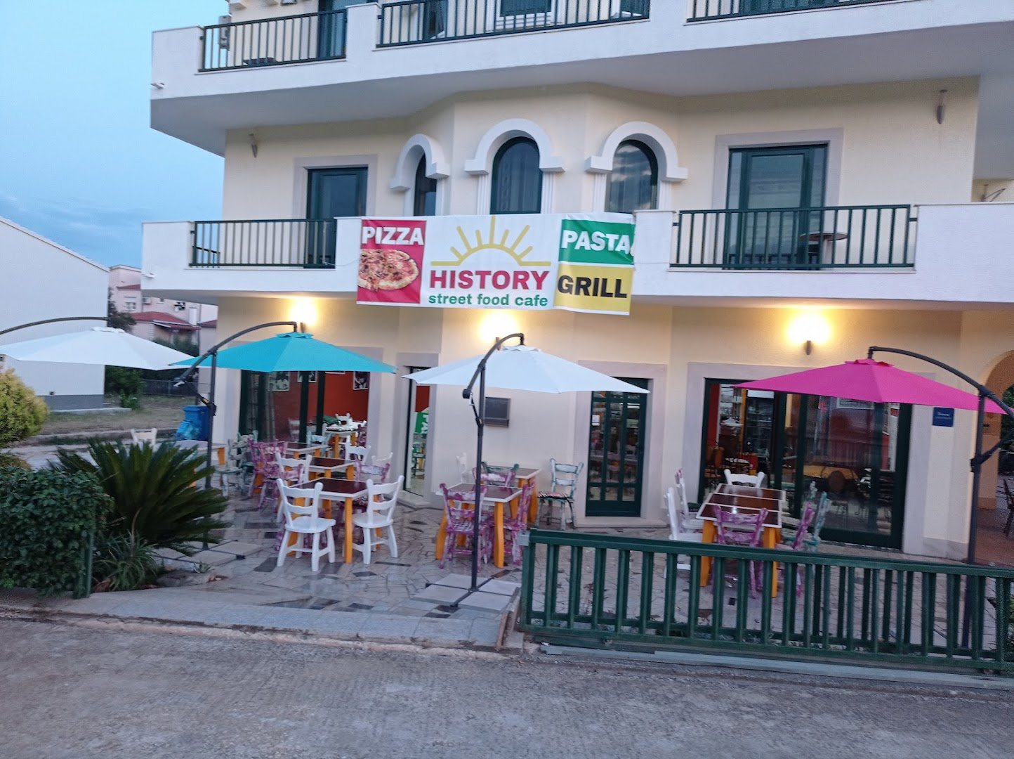 HISTORY street food cafe