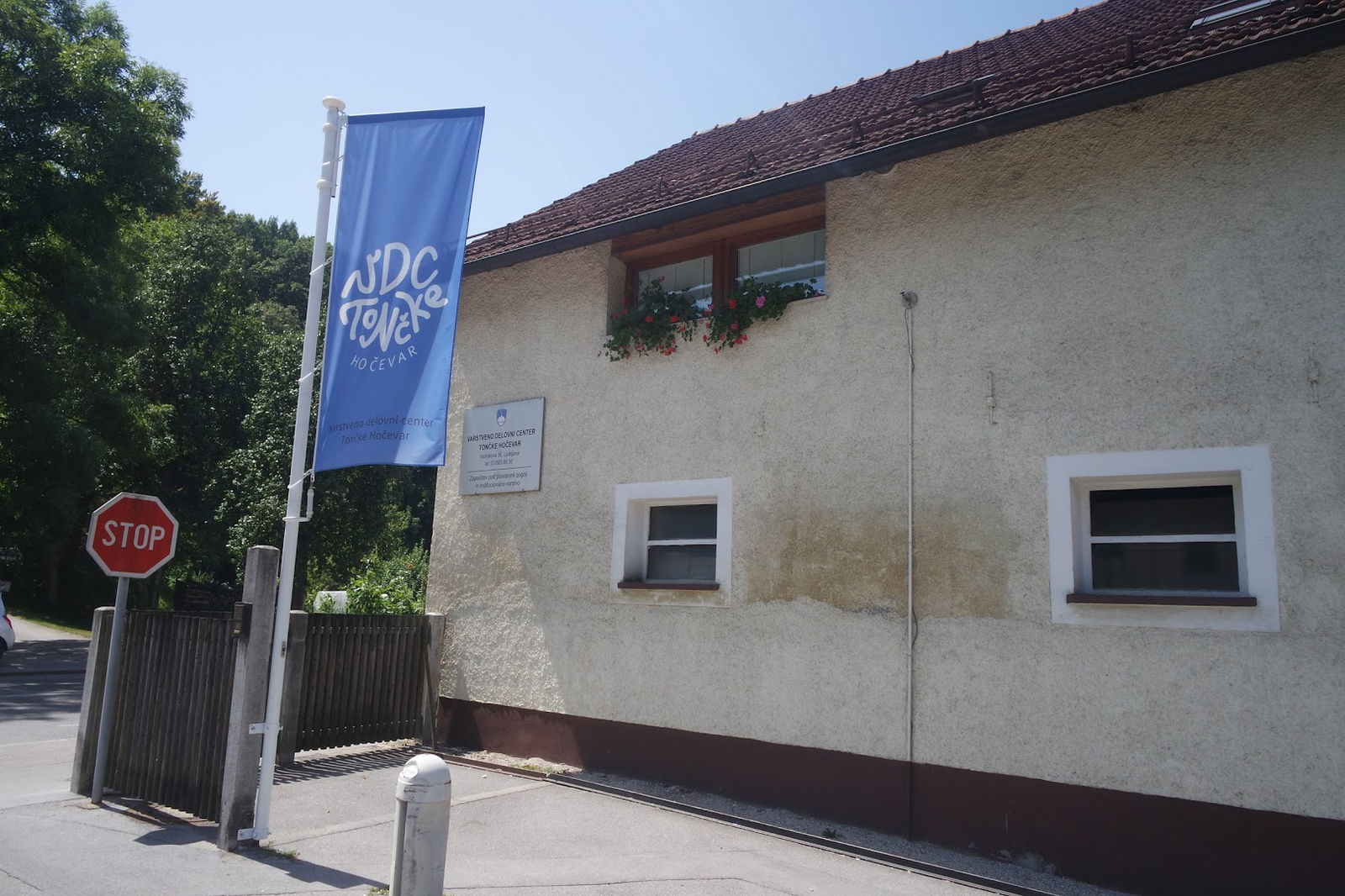 Varstveno delovni center Tončke Hočevar