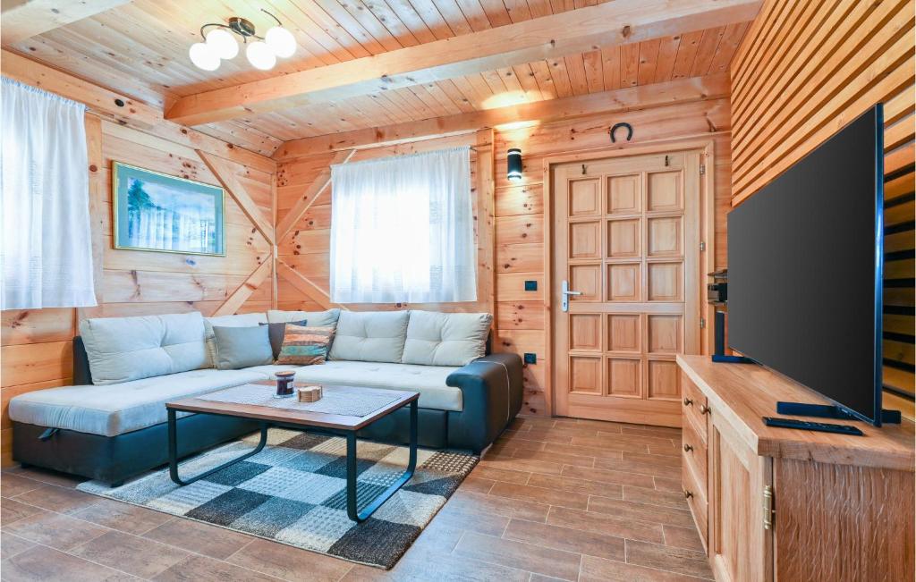 Nice Home In Lovrecan With Sauna