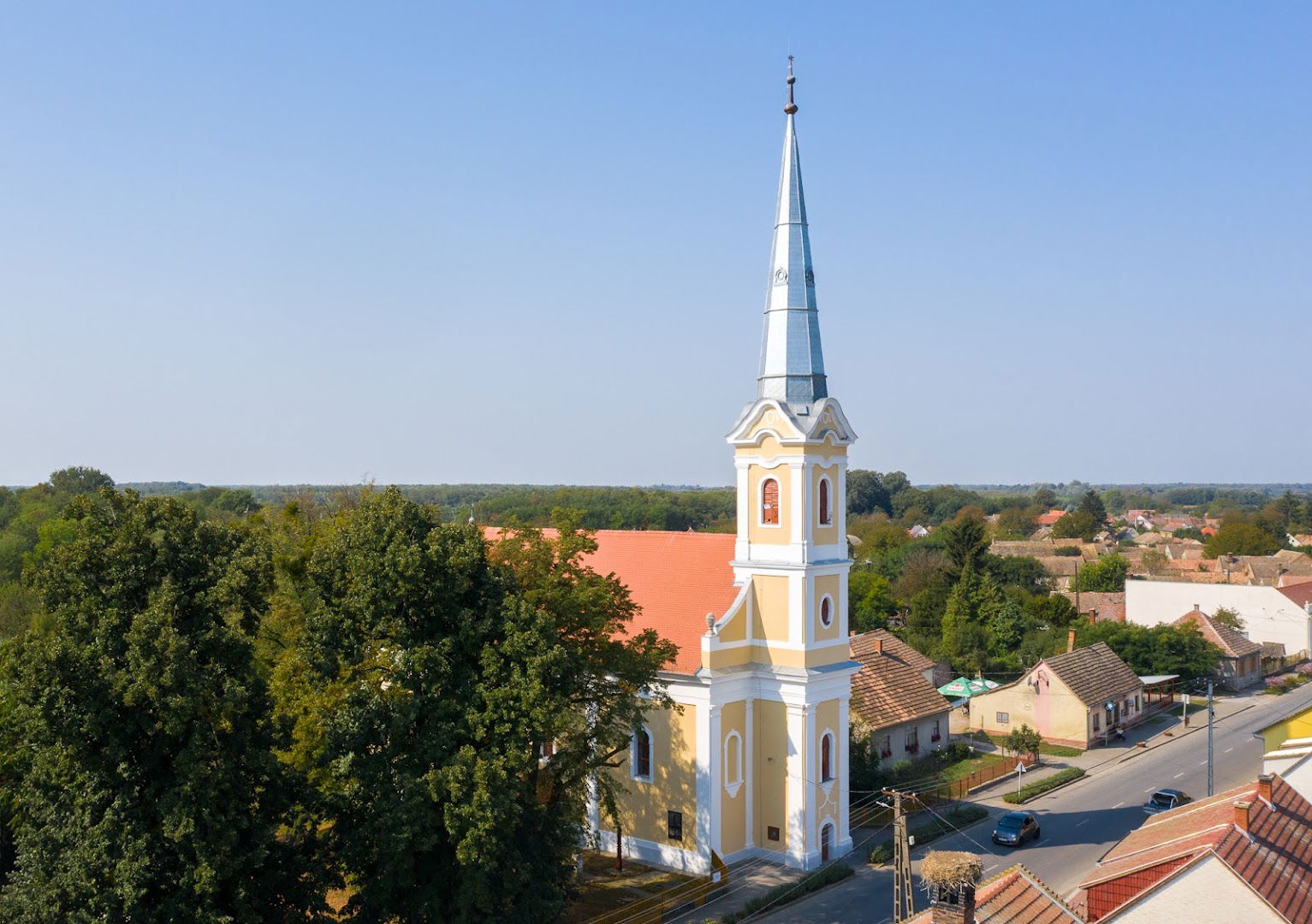 Csányoszró, Templom