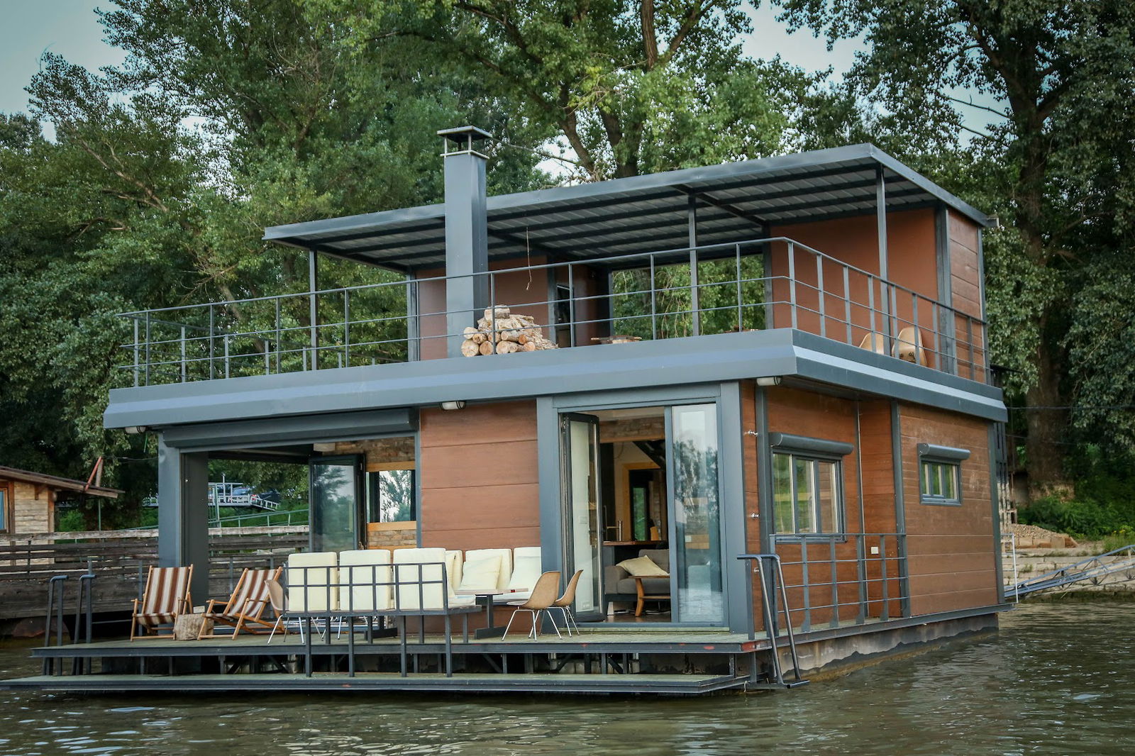 Mariner Boathouse - splav na dan