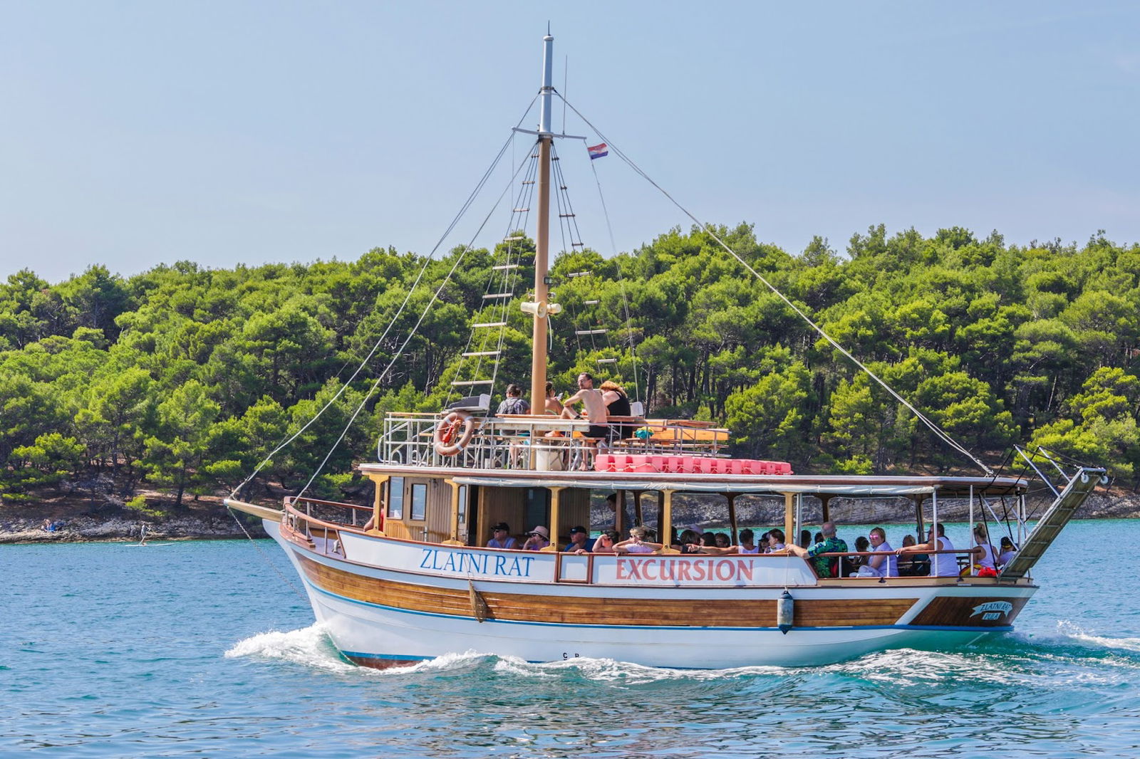 Tajana & Zlatni Rat Excursions Medulin