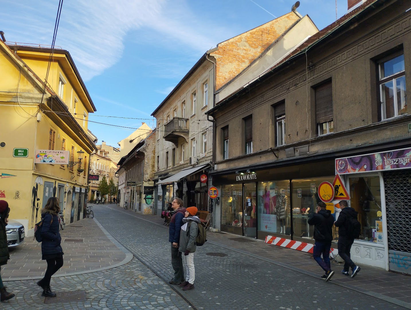 "Dežnik" - Izdelovanje in popravljanje dežnikov in sončnikov Marija Lah s.p.