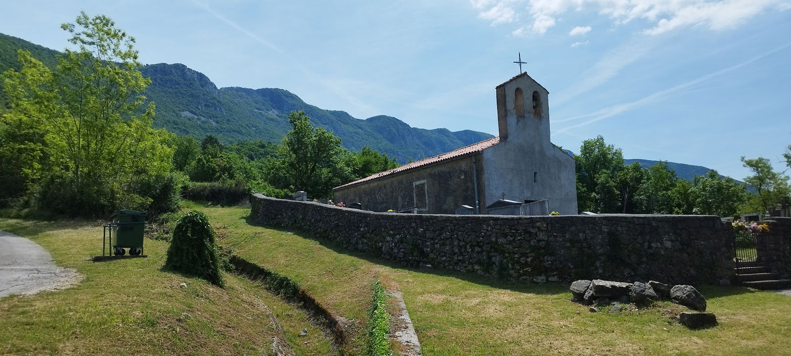 Kožljak, Zagrad cemetery
